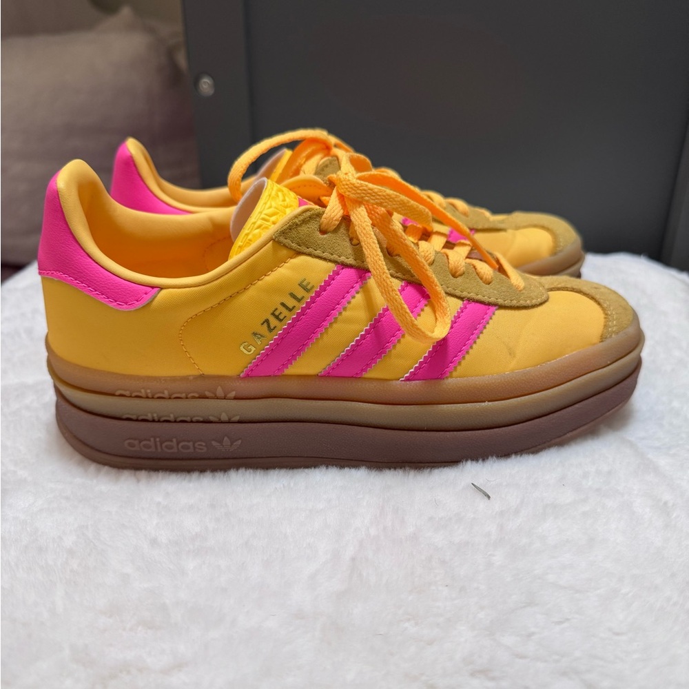 Adidas Gazelle Stacked Sneakers Women’s 6